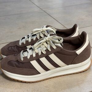 Adidas Run 70s women size 11